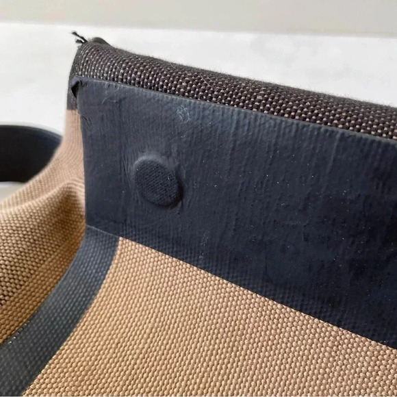 Burberry Messenger Unisex Bag - Picture 13 of 14